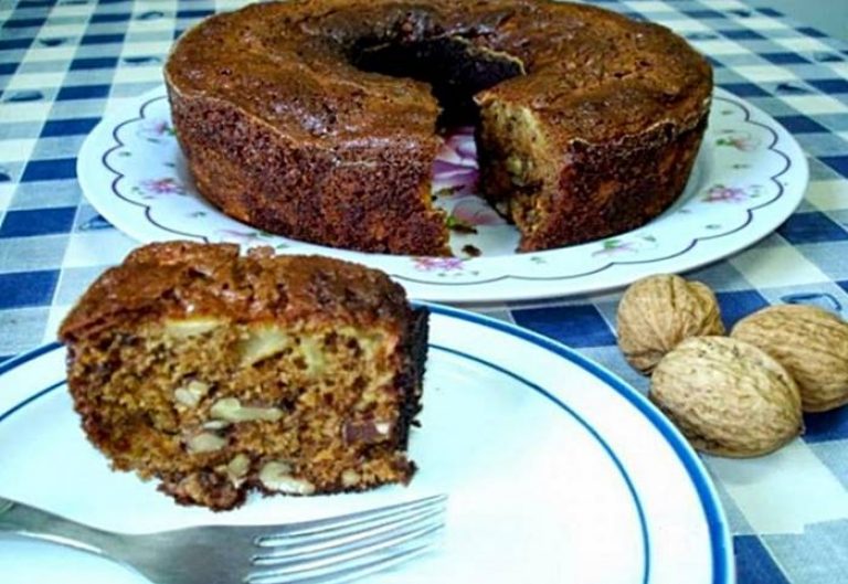 Bolo De Noz E Mel